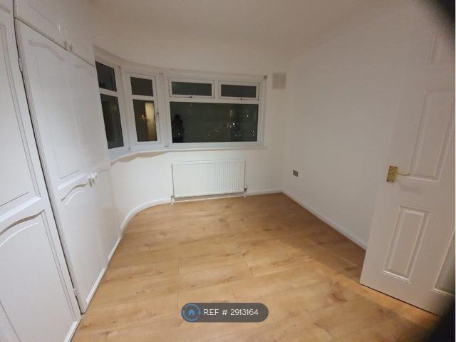 House for rent in The Wrythe, Greater London