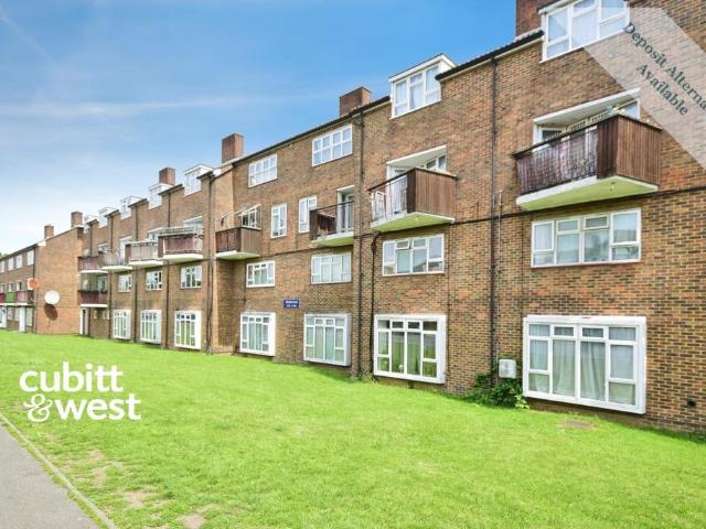 Apartment for rent in The Wrythe, Greater London
