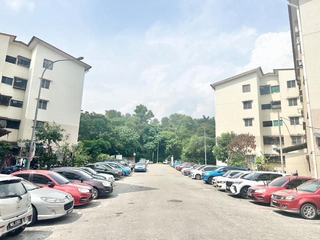 Flat for sale in Petaling, Alam Impian