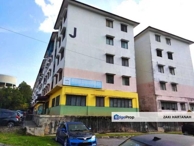 Flat for sale in Kajang, Langat