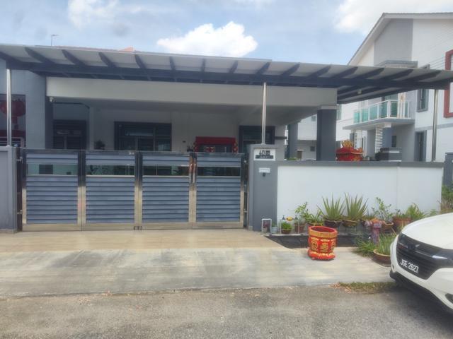 Terraced House for sale in Malaka