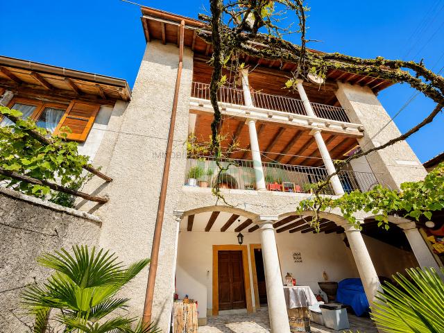 Reihenfamilienhaus kaufen in Mendrisio, Tessin