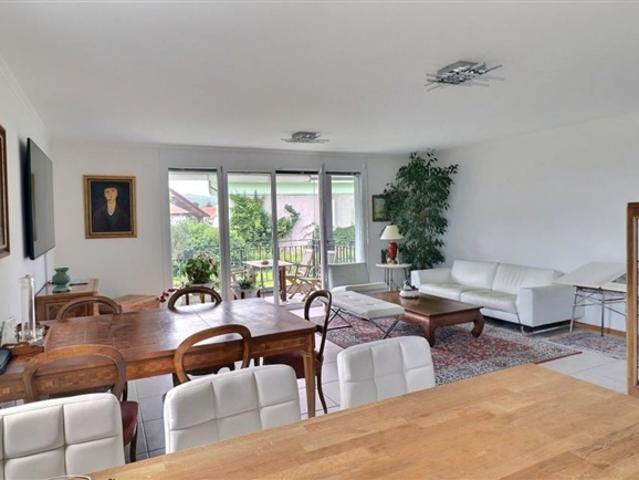 Wohnung kaufen in Crassier, Waadt