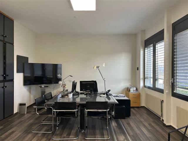 Büro mieten in Crissier, Waadt