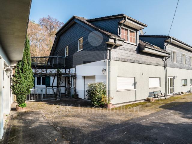 Doppelhaushälfte kaufen in Merheim, Köln