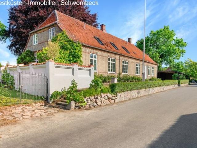 Haus kaufen in Holzdorf, Schleswig-Holstein