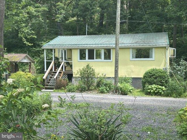 House for sale in Fort Ashby, West Virginia