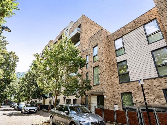 Apartment for rent in London Borough of Ealing, Greater London