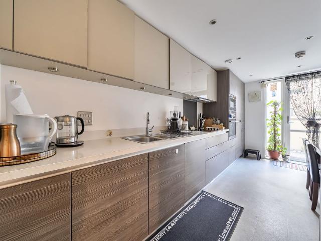 Apartment for rent in London Borough of Ealing, Greater London