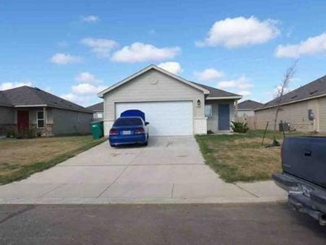 Property for sale in Lytle, Texas