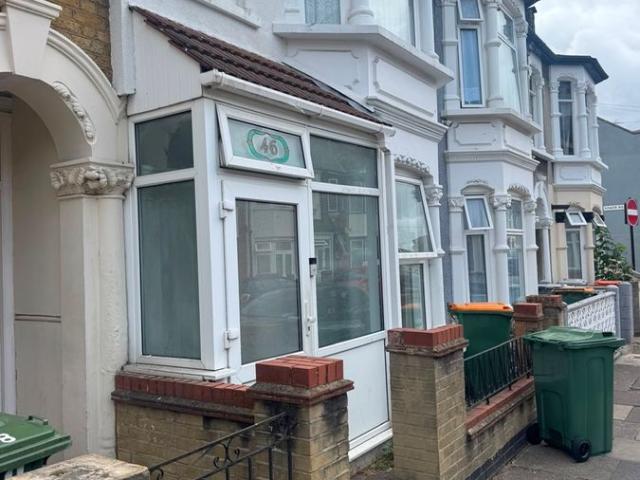 House for rent in London Borough of Newham, Greater London