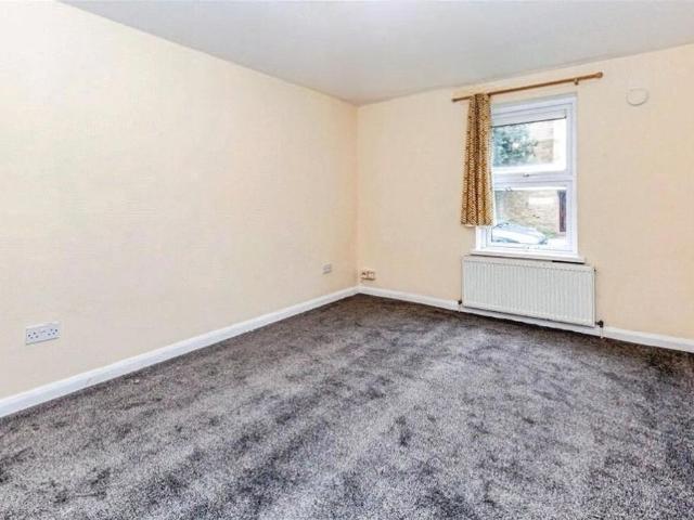 House for rent in Knowle Green, Lower Halliford