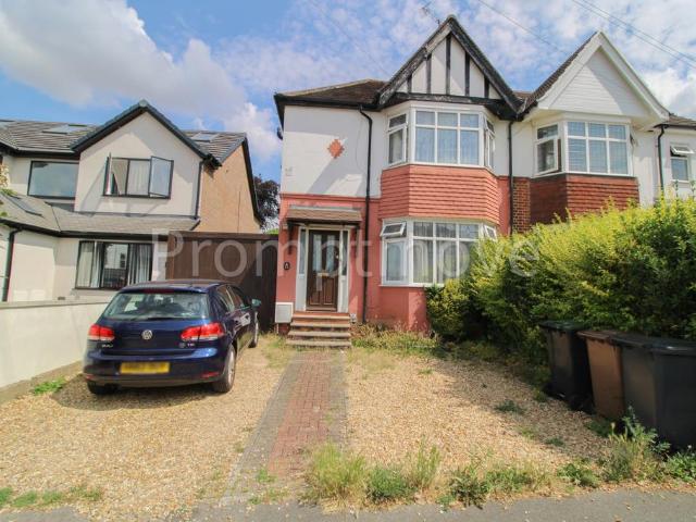 House for rent in Round Green, Luton