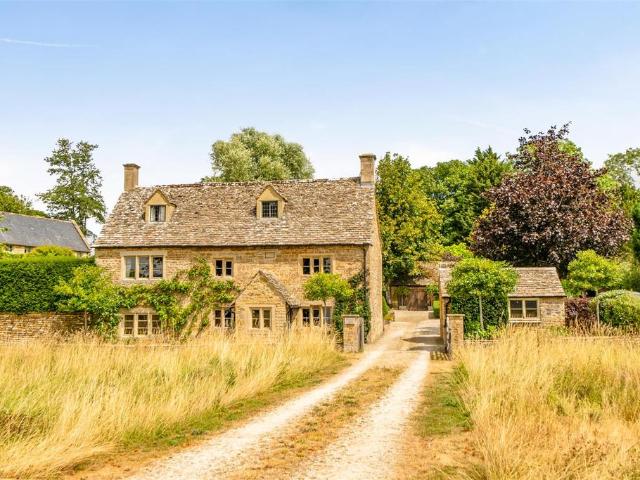 House for rent in Fossebridge, Gloucestershire