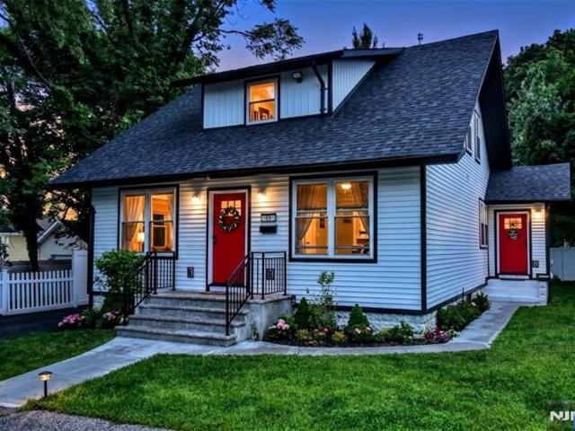 House for sale in Waldwick, New Jersey