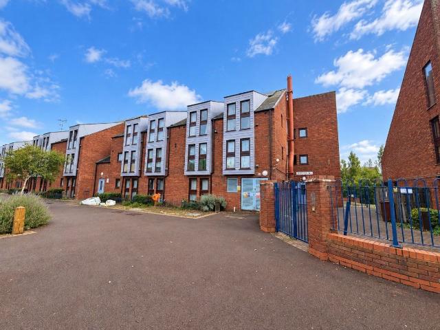 Studio for rent in Southcourt, Aylesbury