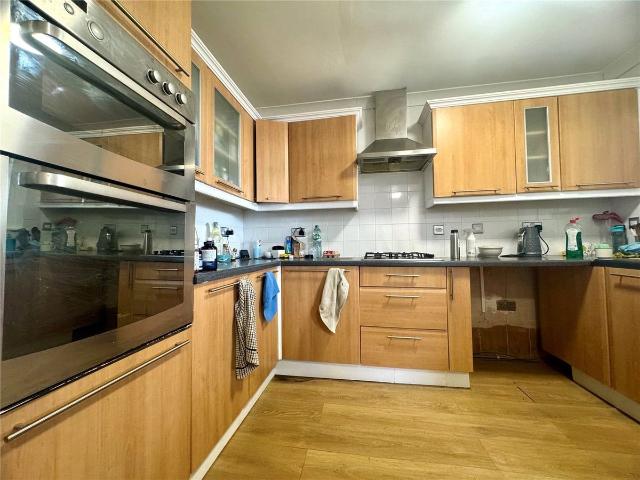 Room for rent in London Borough of Merton, Greater London