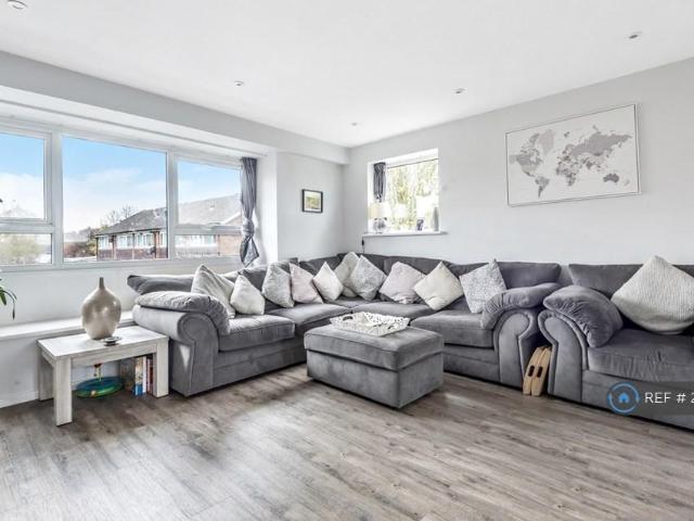 Apartment for rent in Red Hill, Surrey