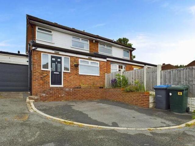 House for sale in Lower Wyke, West Yorkshire
