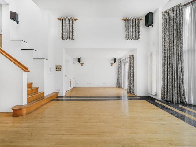 House for rent in London Borough of Barnet, Greater London