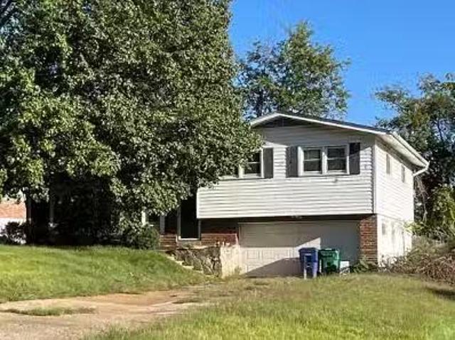 House for sale in Ballwin