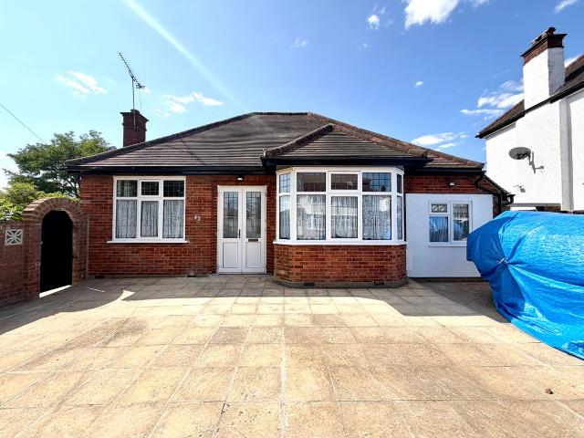 House for rent in Kingsbury, Greater London