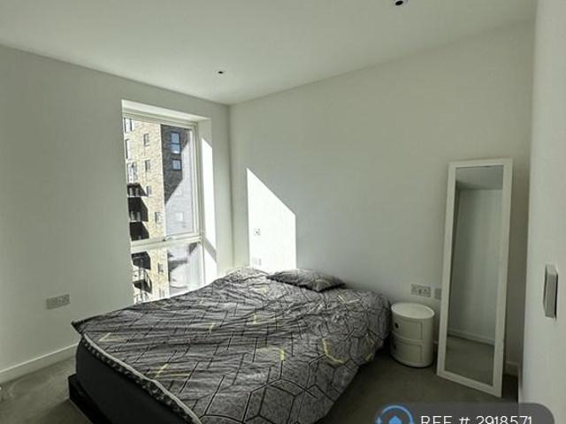 Apartment for rent in Elmington Estate, Greater London