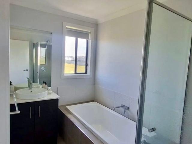 Room for rent in Camerons Creek, Victoria