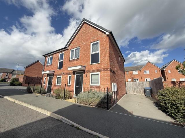 House for rent in Edison Place, Rugby