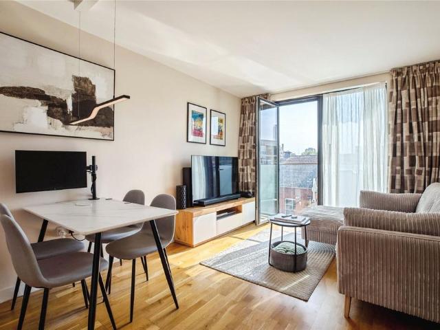 Apartment for rent in Stockwell Park, Greater London