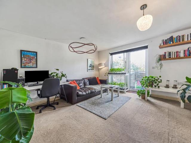 Apartment for rent in Battersea, Greater London