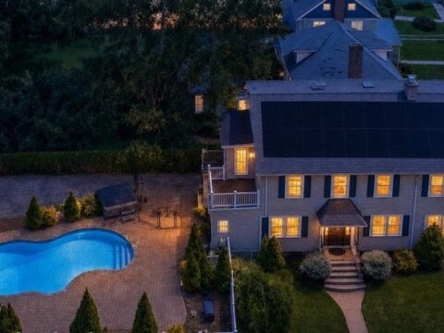 House for sale in Elizabeth, New Jersey