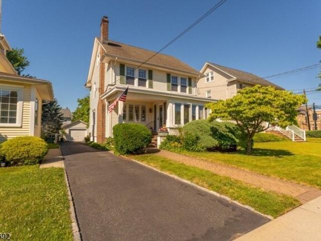 House for sale in Elizabeth, New Jersey