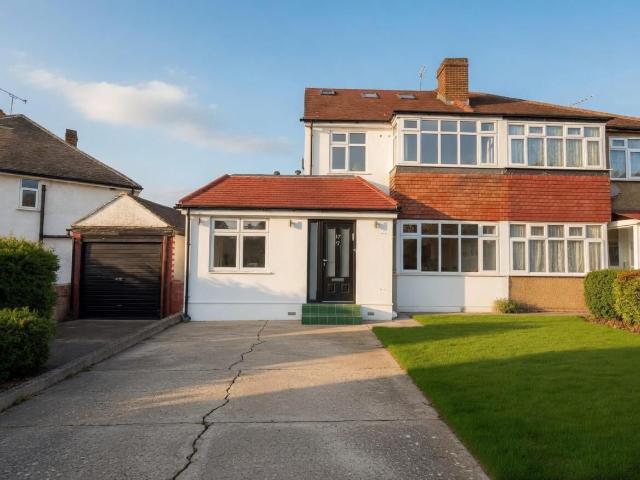 House for rent in Broadfields, Greater London