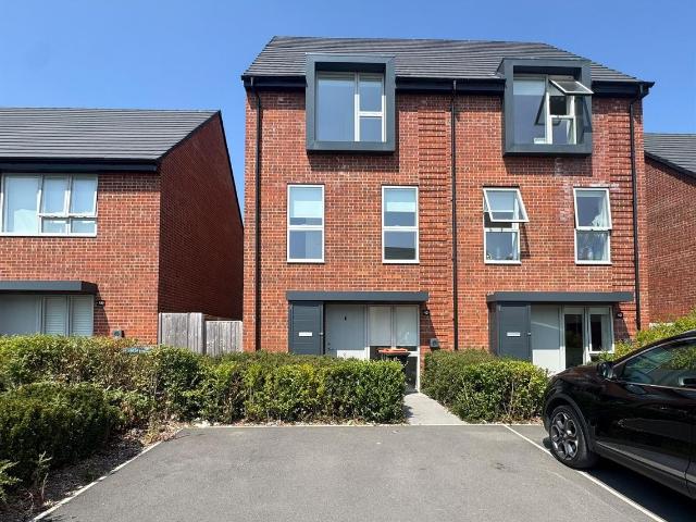 House for rent in Whitby, Rossmore
