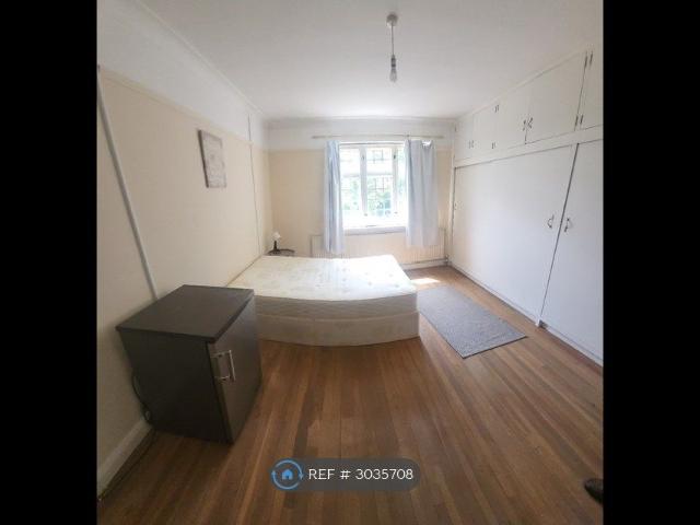 Apartment for rent in London Borough of Croydon, Purley