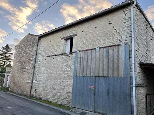 Maison vente à Confolens, Xambes