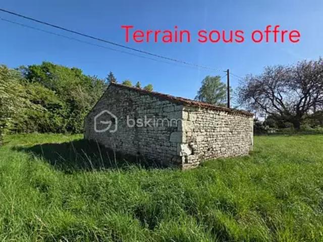 Terrain vente à Fontenay-le-Comte, Xanton-chassenon