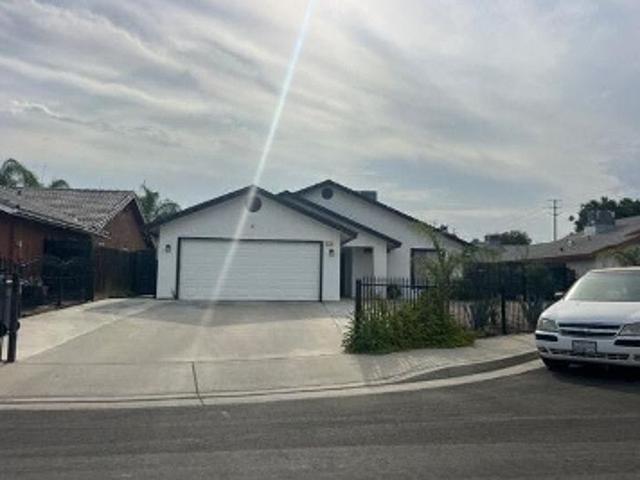 House for sale in Delano, Kern County