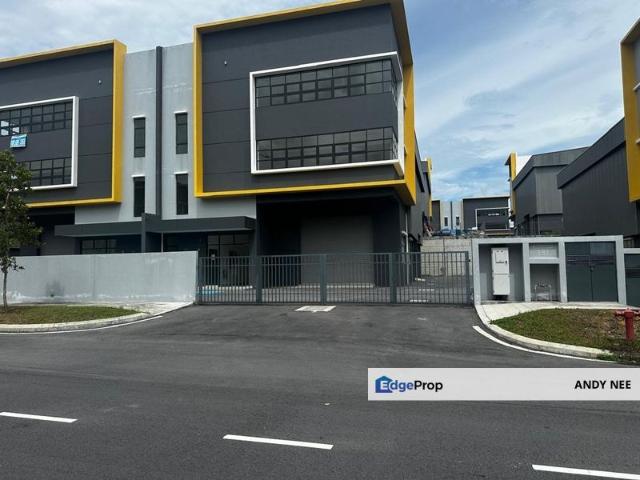 Warehouse for rent in Sendayan Village, Negeri Sembilan