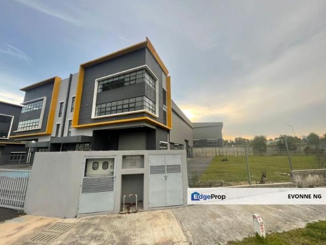 Warehouse for rent in Sendayan Village, Negeri Sembilan
