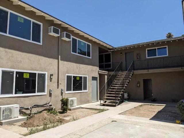Apartment for rent in Azusa, California