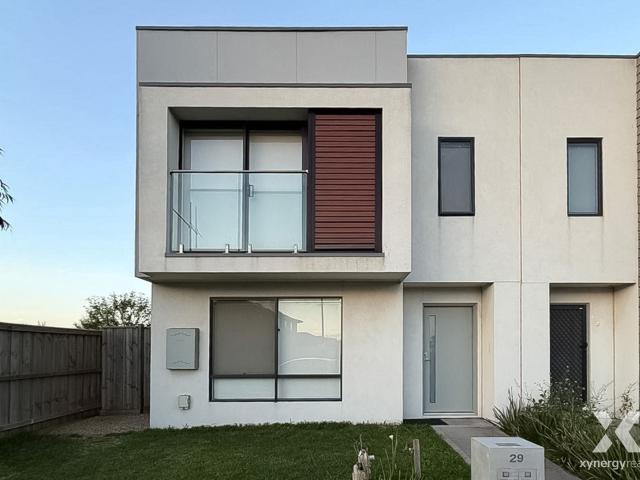 House for rent in Thornhill Park, Melbourne