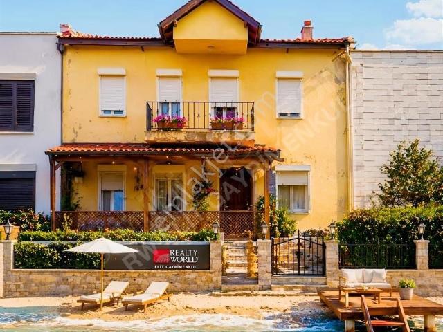 Foça, İzmir içerisinde satılık Villa