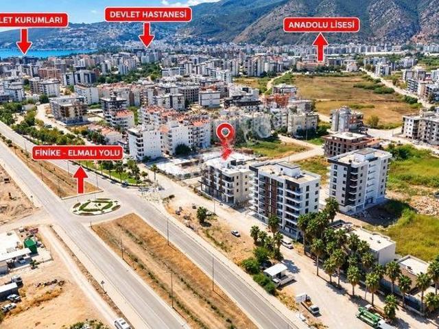 Kum, Finike içerisinde satılık mülk