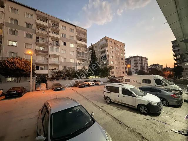 Buca, İzmir içerisinde satılık mülk