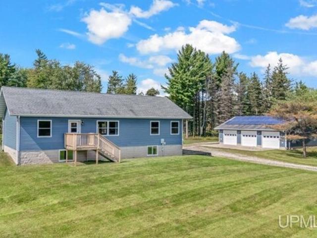 House for sale in Rapid River, Michigan
