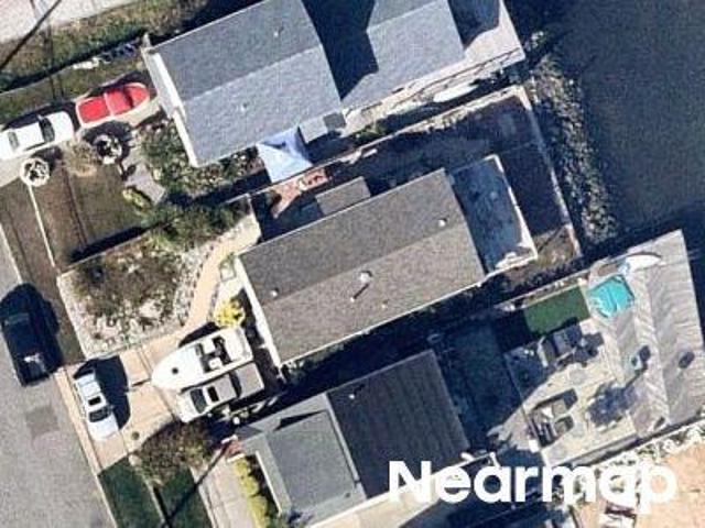 House for sale in Village of Babylon, Babylon