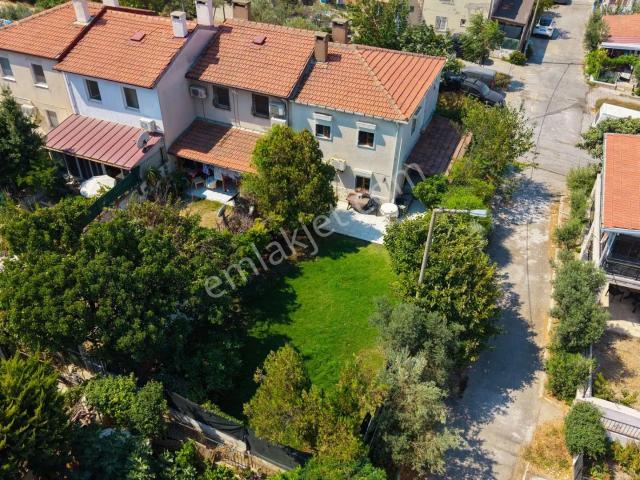 Yaka Mahallesi, Urla içerisinde satılık Villa