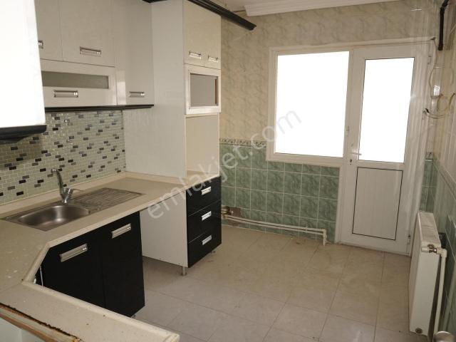 Yakakent Mahallesi, Çiğli içerisinde kiralık mülk